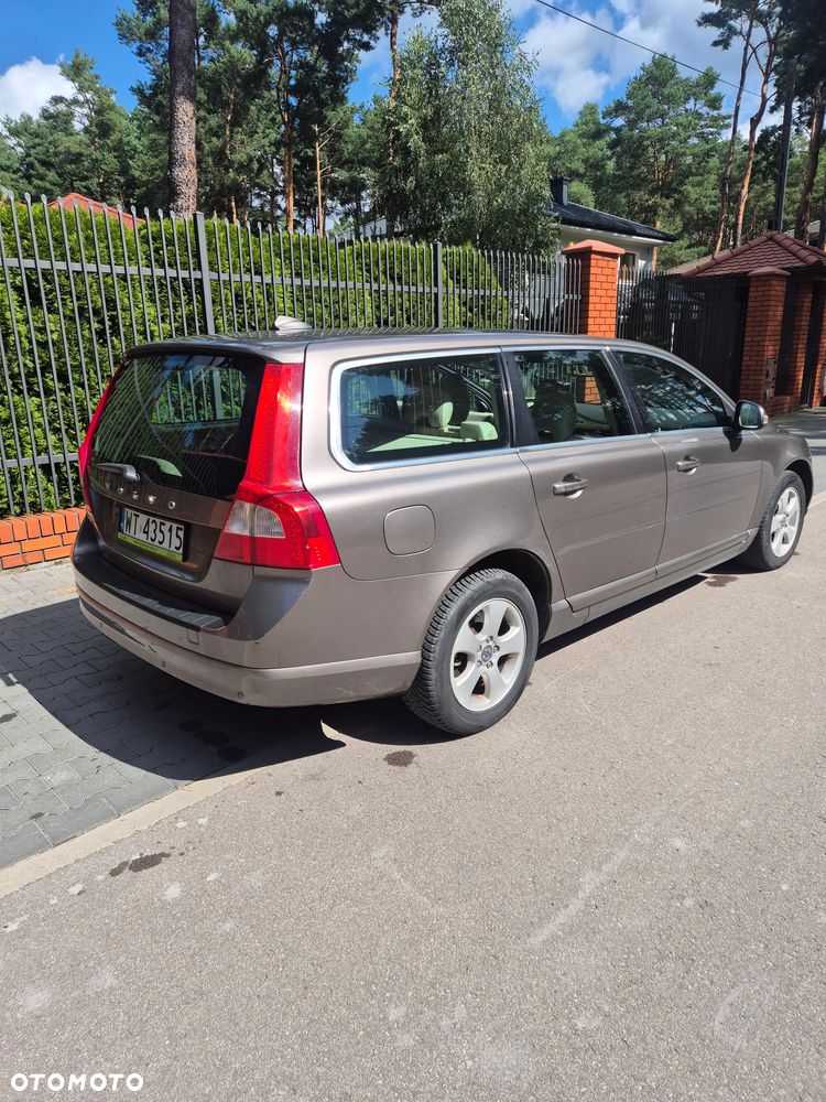 Volvo V70 2.0D Momentum - 4