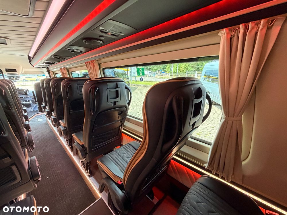 Mercedes-Benz Sprinter 519 - 24