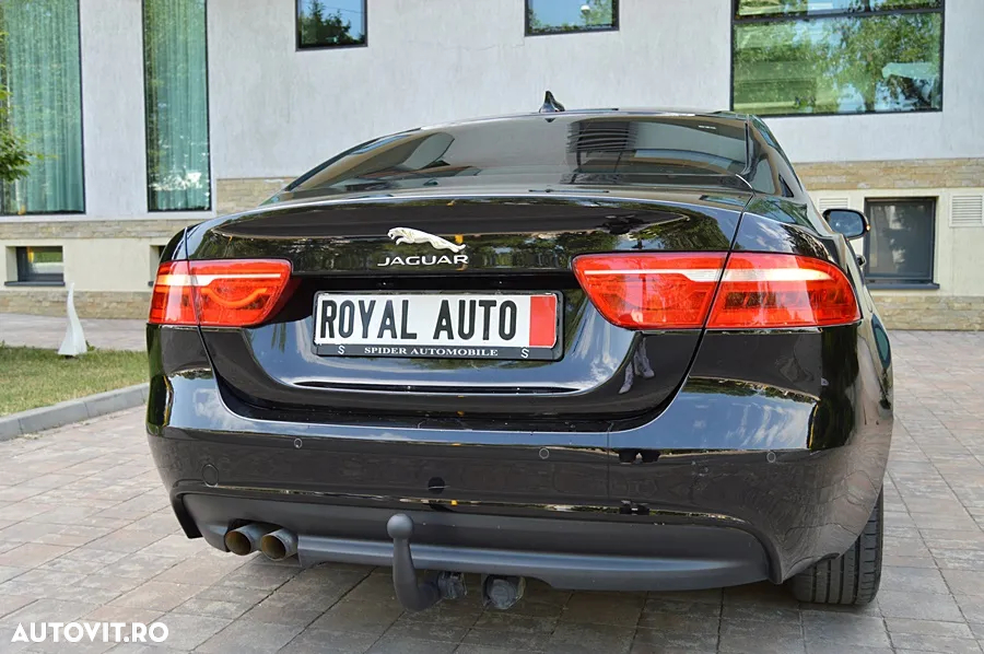 Jaguar XE - 5