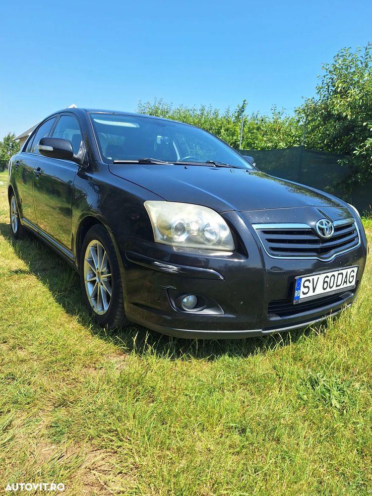 Toyota Avensis 1.6 Sedan Terra - 12