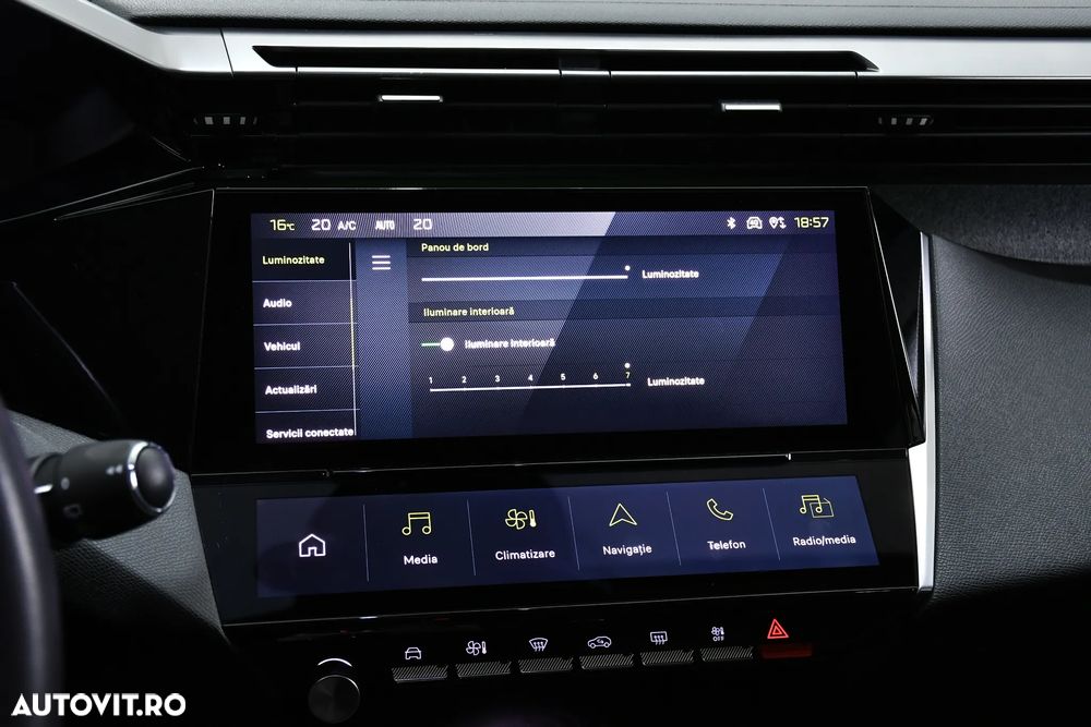 Peugeot 308 SW Plug-In Hybrid 180 e-EAT8 GT - 32