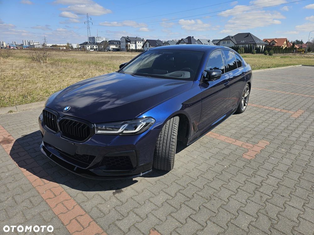 BMW Seria 5 M550i xDrive sport - 13