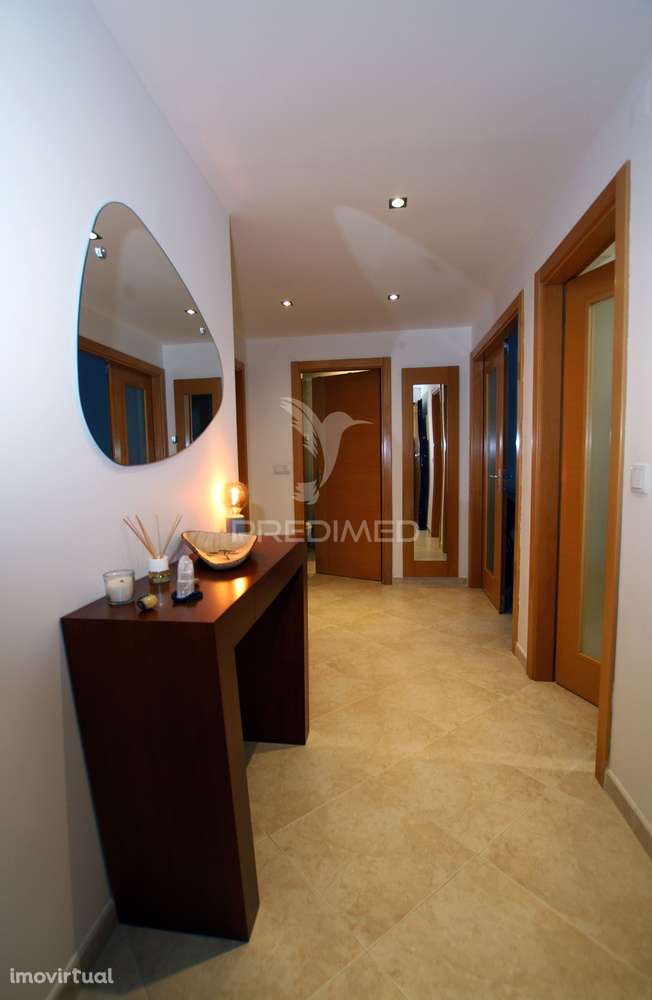 Apartamento T2 em zona nobre da Sobreda da Caparica - Grande imagem: 2/21
