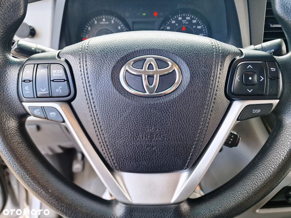 Toyota Sienna - 30