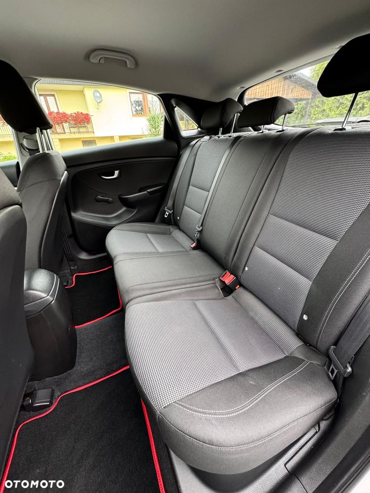 Hyundai i30 blue 1.6 CRDi Classic - 35