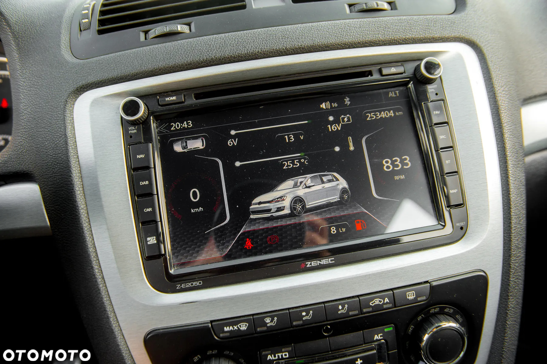 Skoda Octavia Combi 2.0 TSI RS - 30