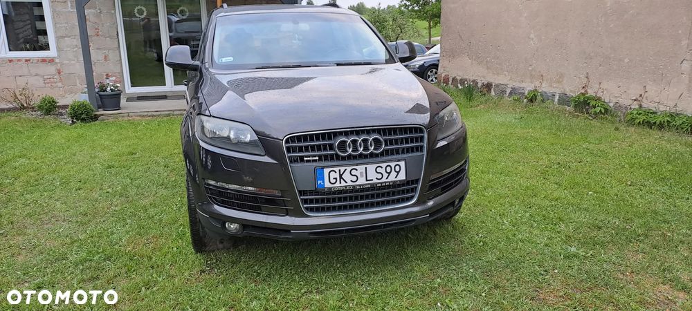 Audi Q7 - 1