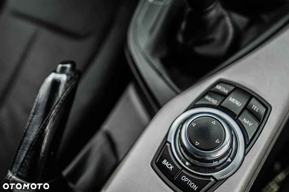 BMW Seria 1 116i - 17