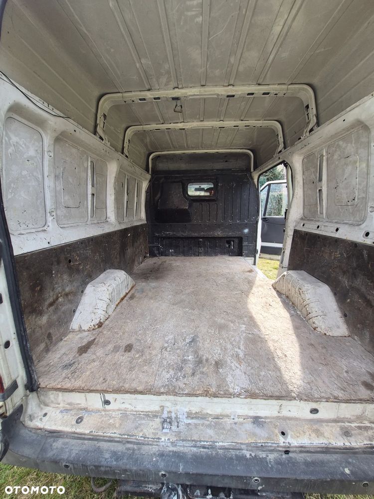 Ford Transit - 11