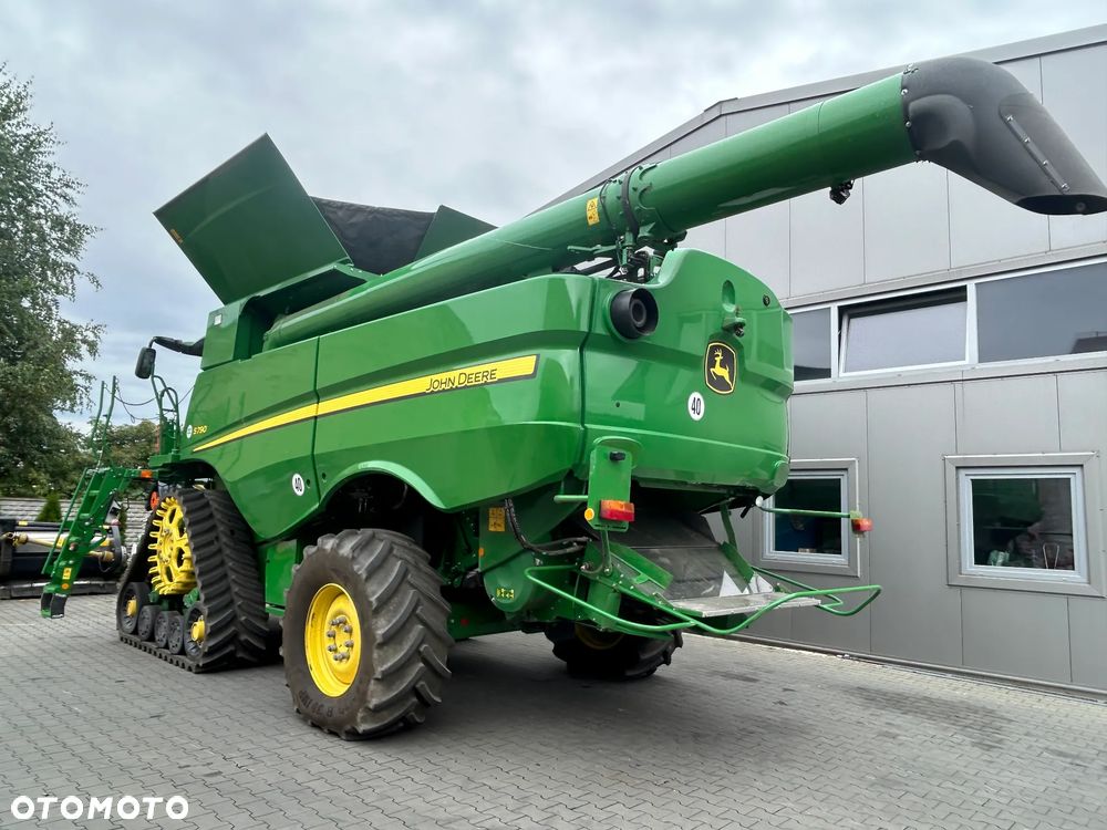 John Deere S790 - 4