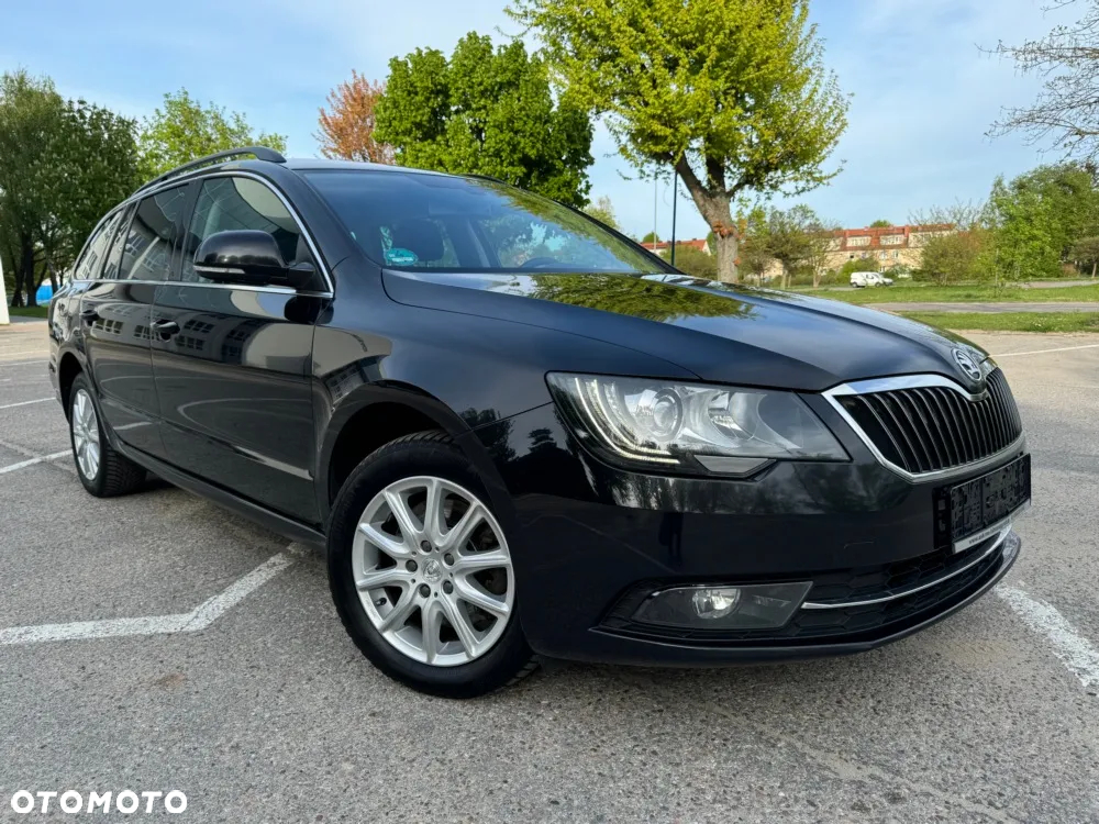 Skoda Superb Combi 2.0 TDI DSG Elegance - 2