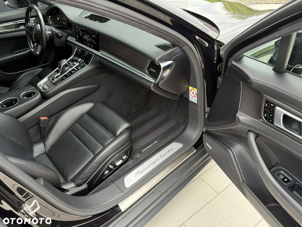 Porsche Panamera Turbo - 16
