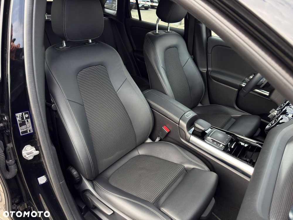 Mercedes-Benz GLA 200 Progressive - 22