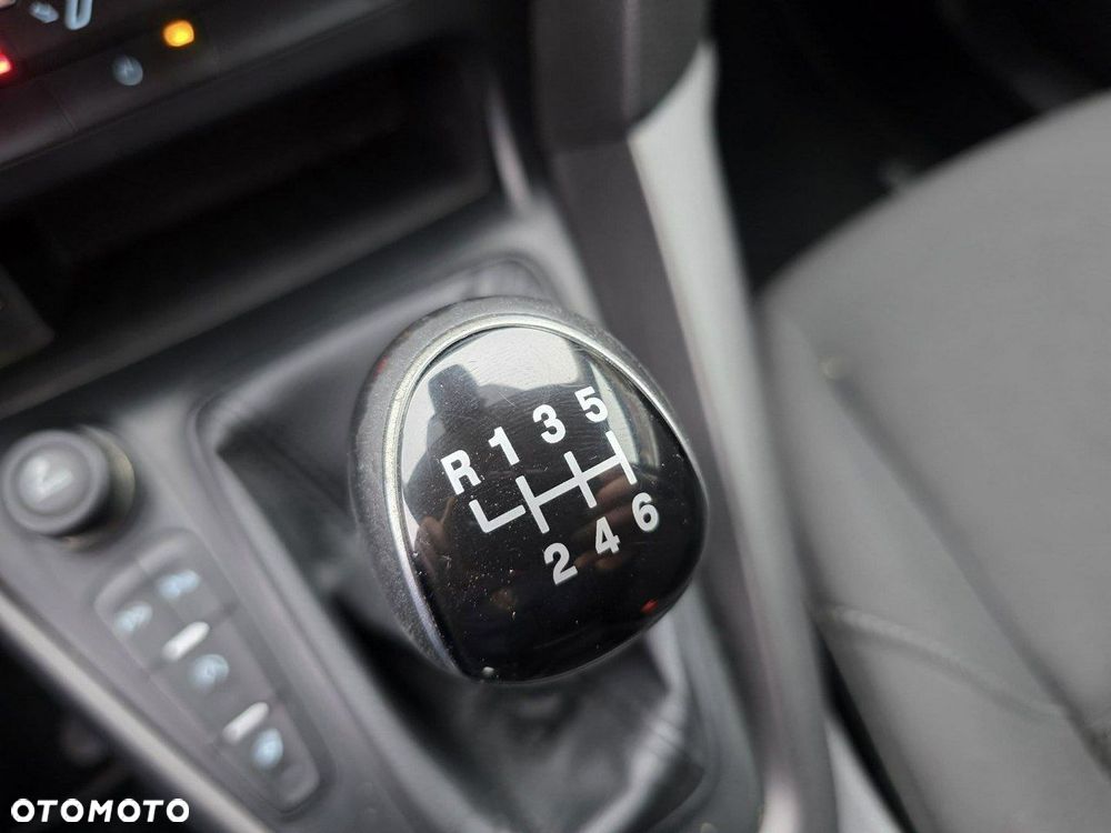 Ford Focus 1.0 EcoBoost Gold X (Edition) - 29