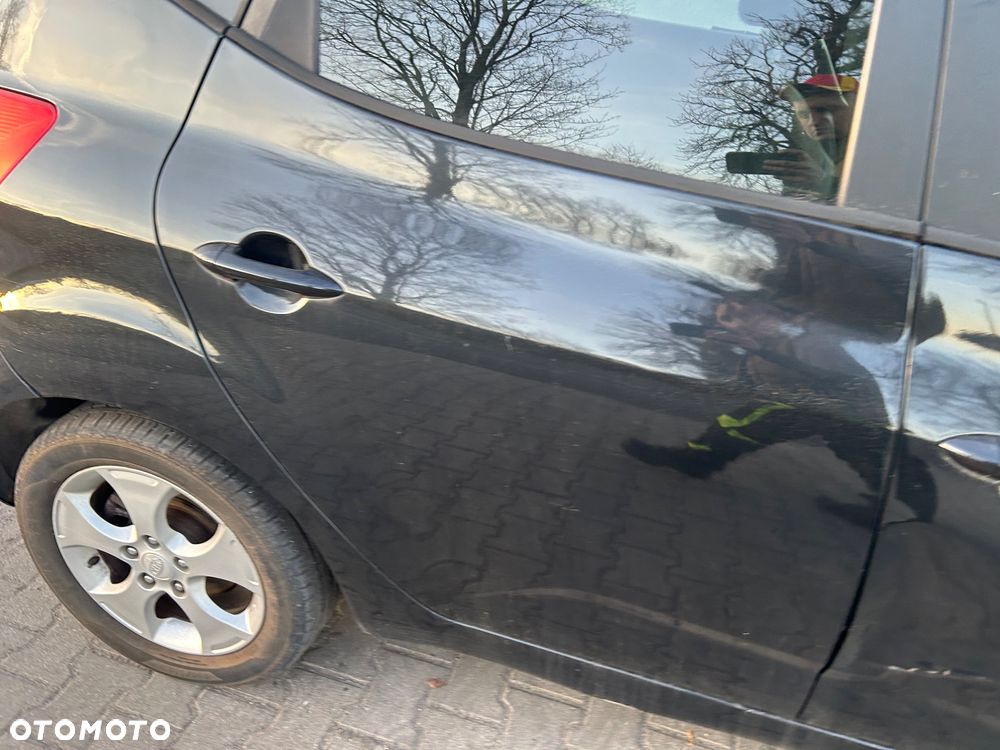 Kia Venga - 36
