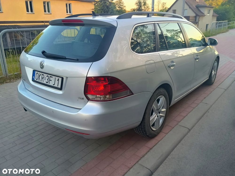 Volkswagen Golf 1.6 TDI DPF Highline - 6