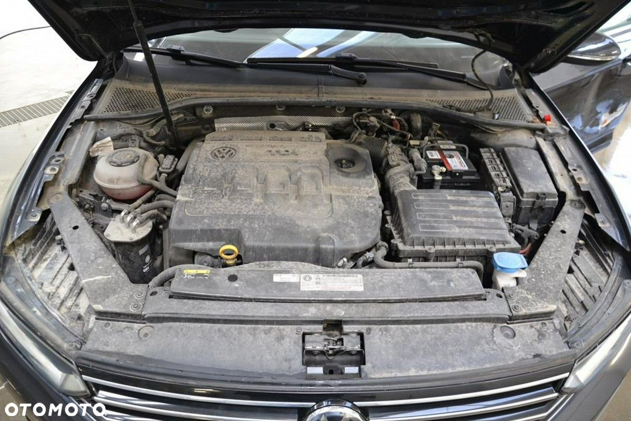 Volkswagen Passat - 16