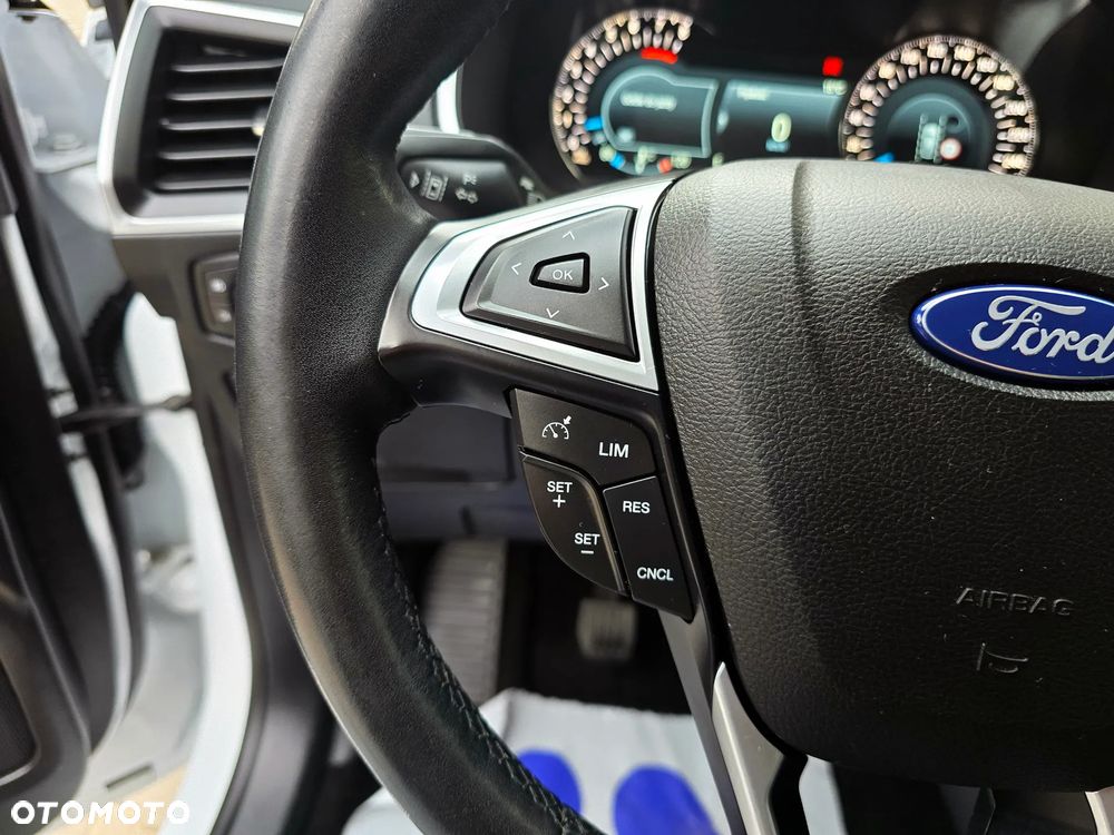Ford S-Max - 12
