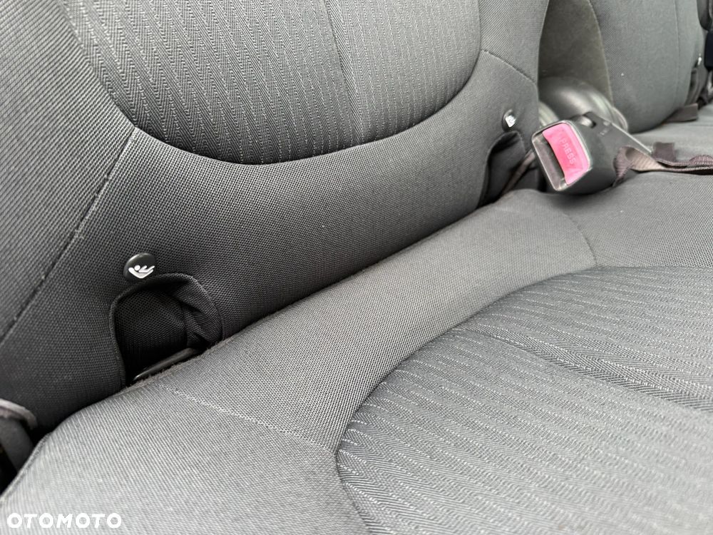 Kia Carens 2.0 CVVT EX - 29