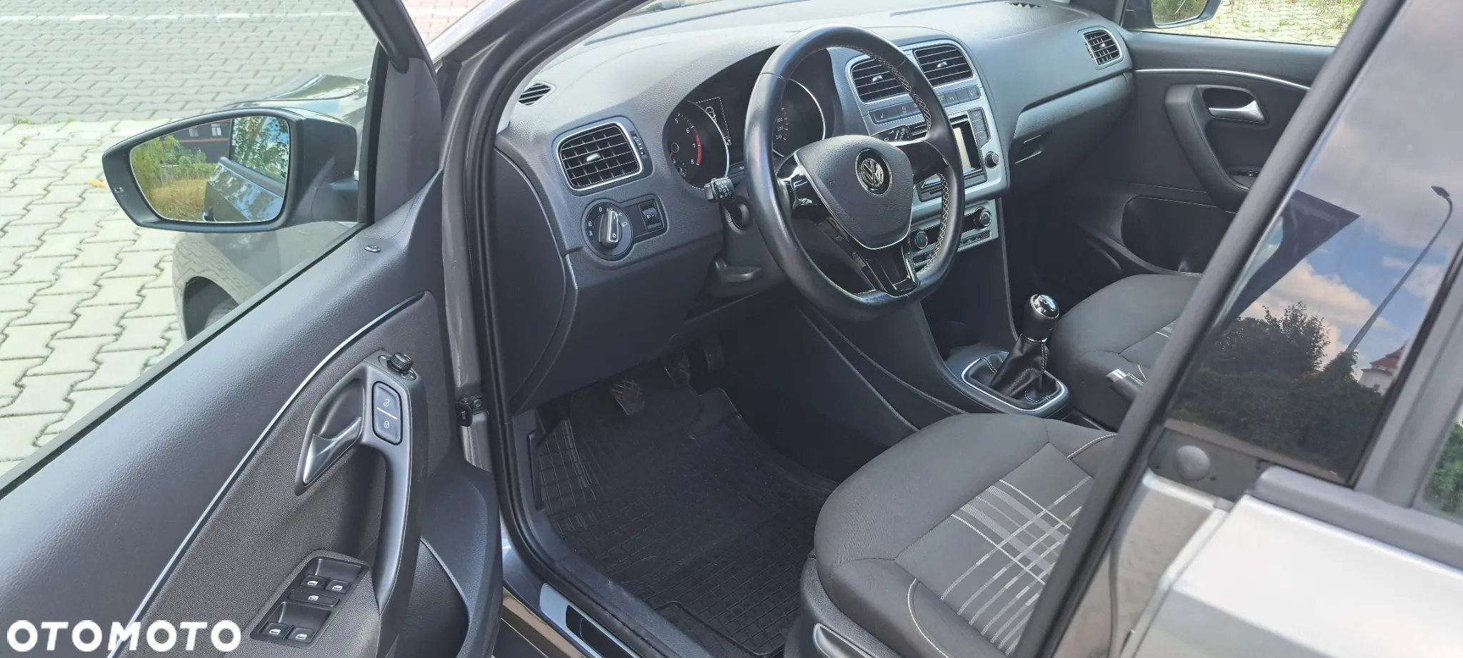 Volkswagen Polo 1.2 TSI Blue Motion Technology Lounge - 19