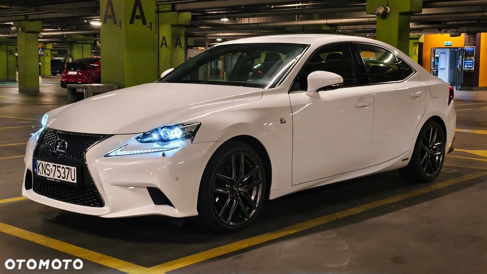 Lexus IS 300h F Sport - 2