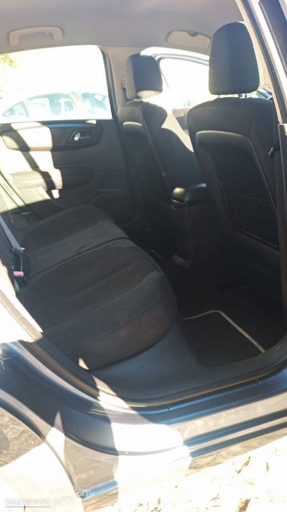 Citroën C4 1.6 HDi SX - 9