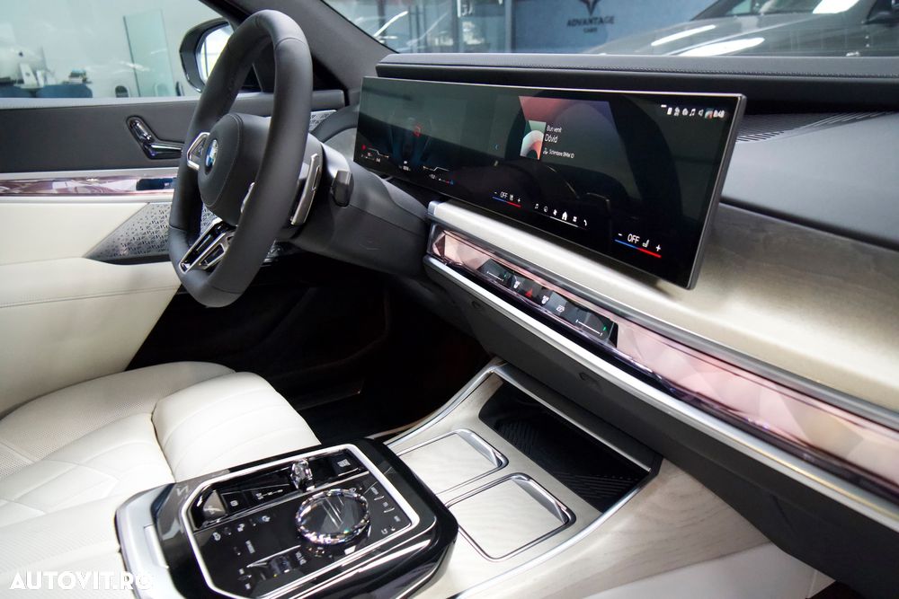 BMW Seria 7 740d xDrive MHEV - 10