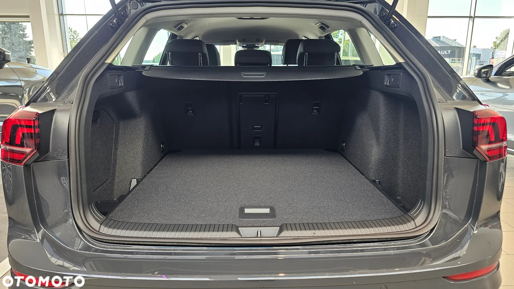 Volkswagen Golf VIII 2.0 TDI Life - 10