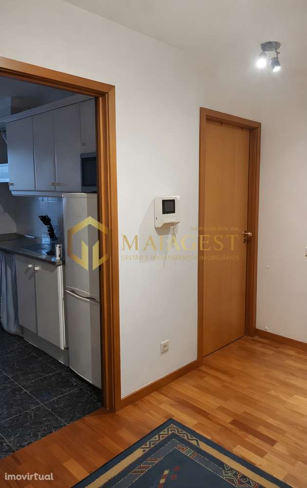 T1 Mobilado em Condomínio Fechado com Jardins e Court de Ténis - Grande imagem: 2/10