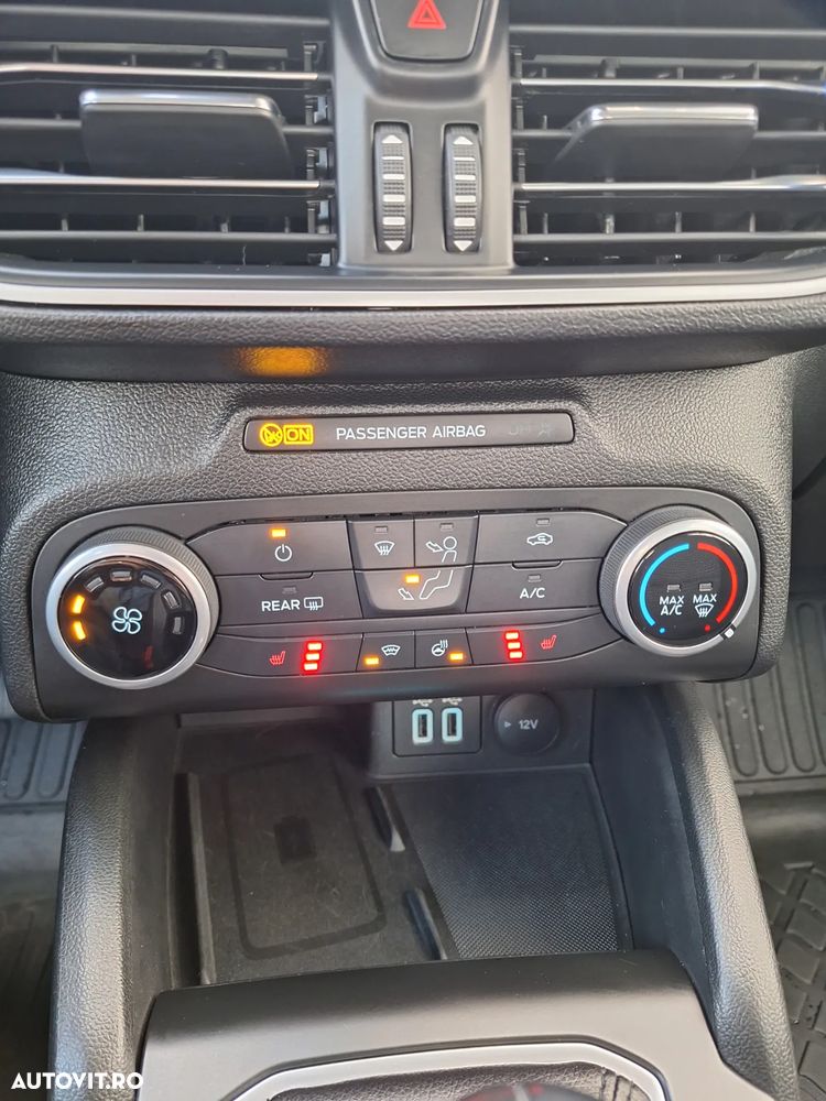 Ford Focus 1.5 EcoBlue Connected - 9
