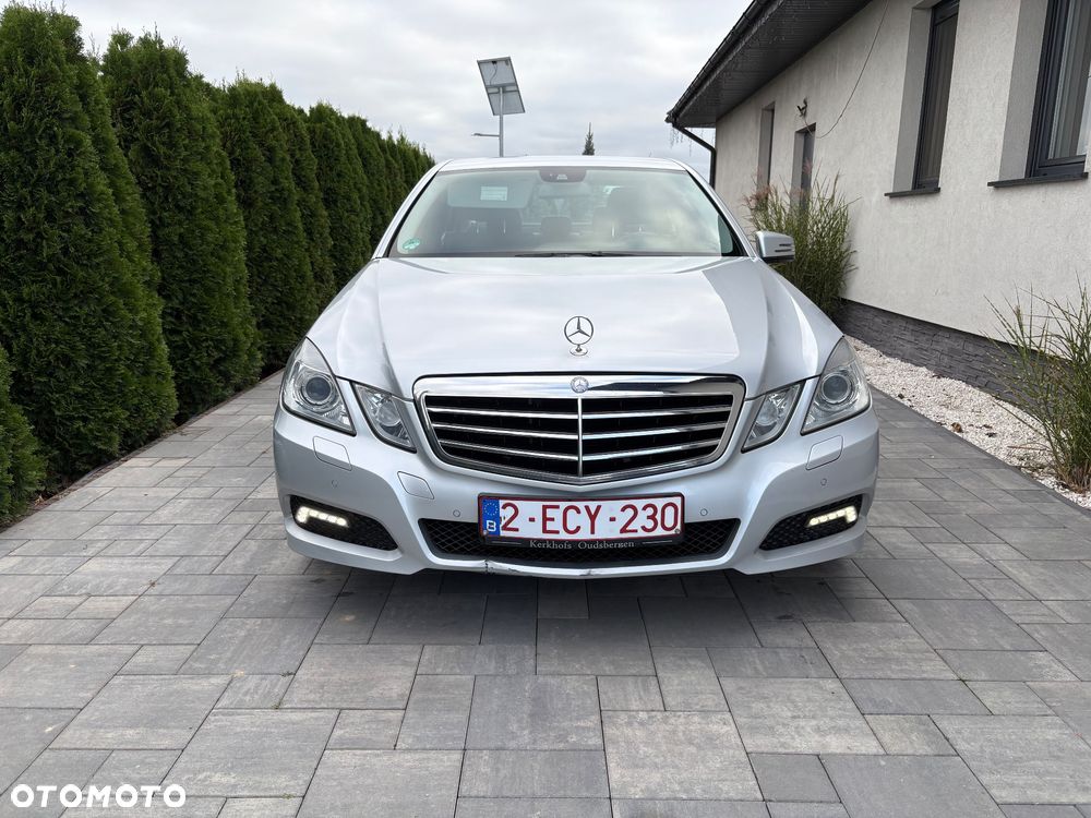 Mercedes-Benz E-Class 2009 photo 3
