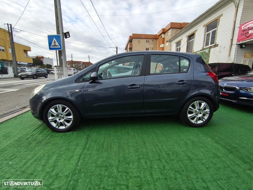 Opel Corsa 1.2 Cosmo - 3