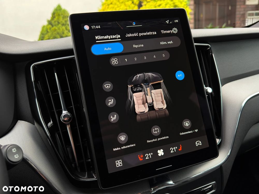 Volvo XC 60 B5 B AWD Geartronic RDesign - 26