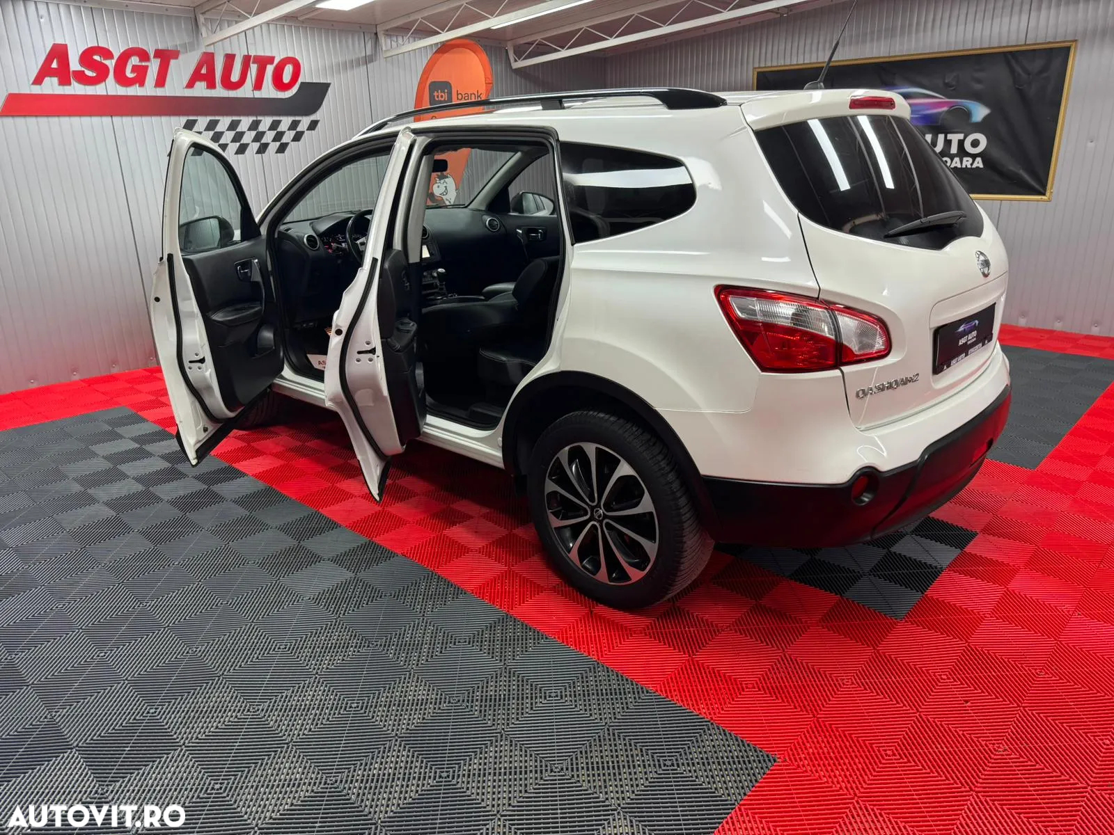Nissan Qashqai+2 - 4