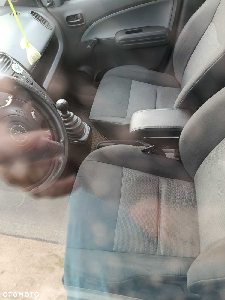 Opel Agila - 5