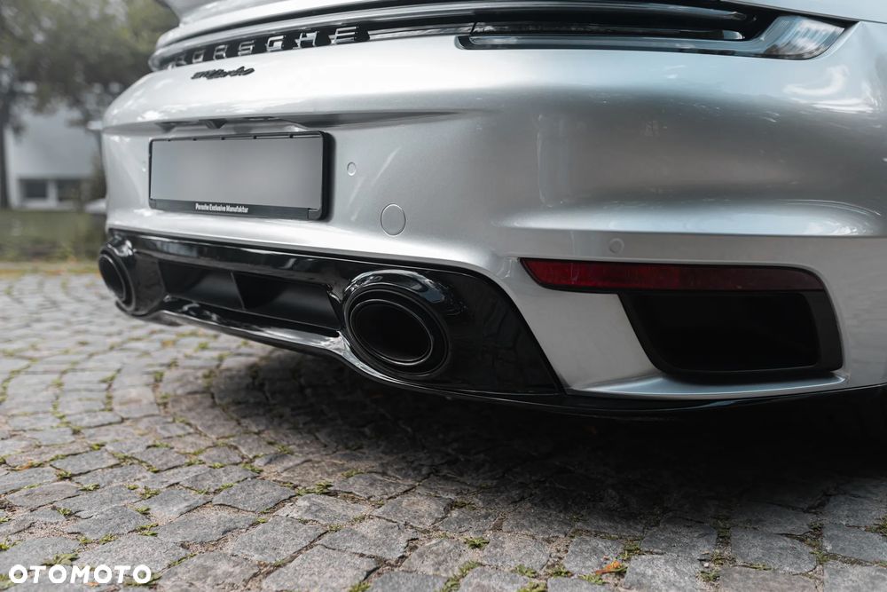 Porsche 911 Turbo - 4