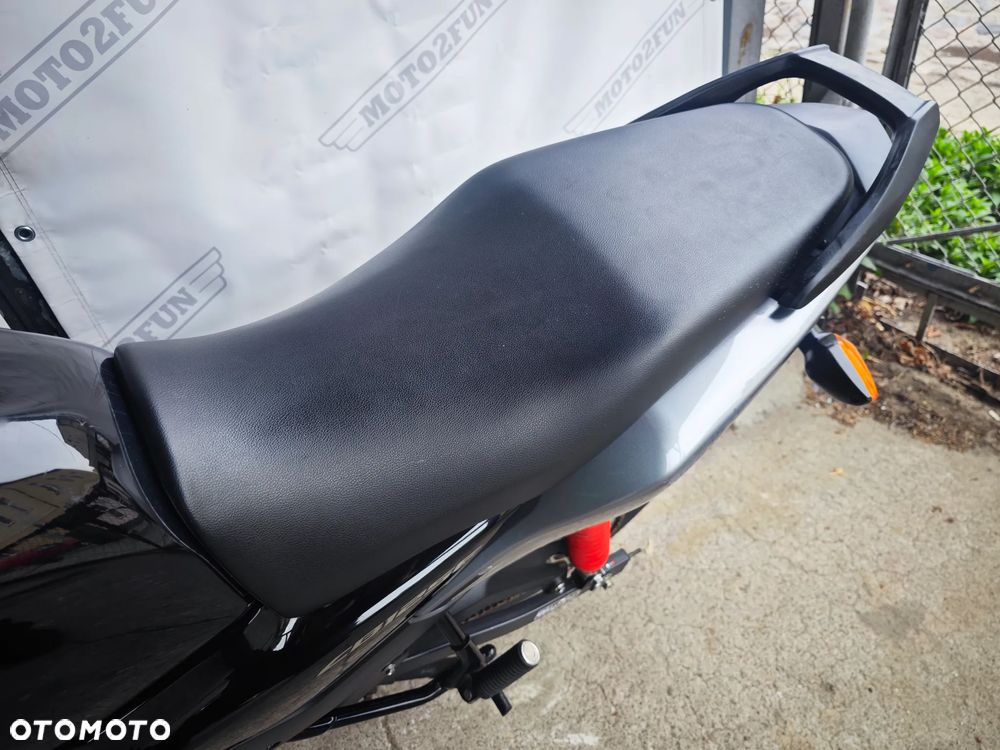 Honda CB - 12