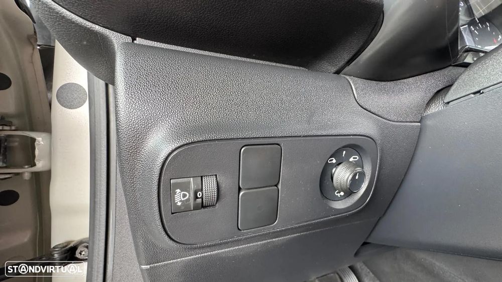 Citroën C3 1.2 PureTech C-Series - 37