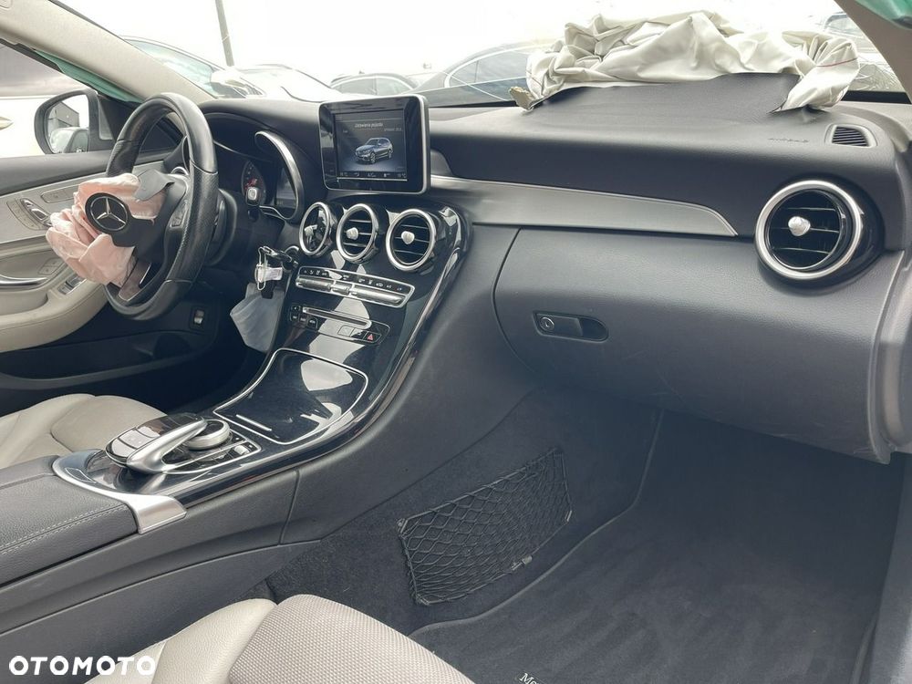 Mercedes-Benz Klasa C 400 4Matic 9G-TRONIC Avantgarde - 9