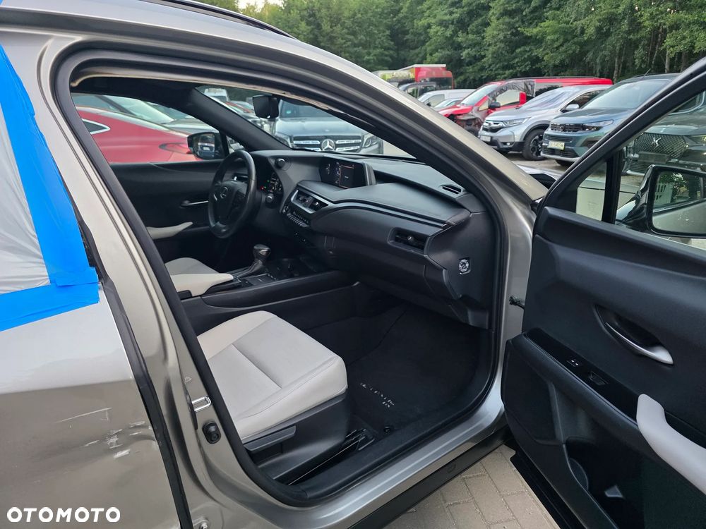 Lexus UX 250h GPF F Impression 2WD - 14