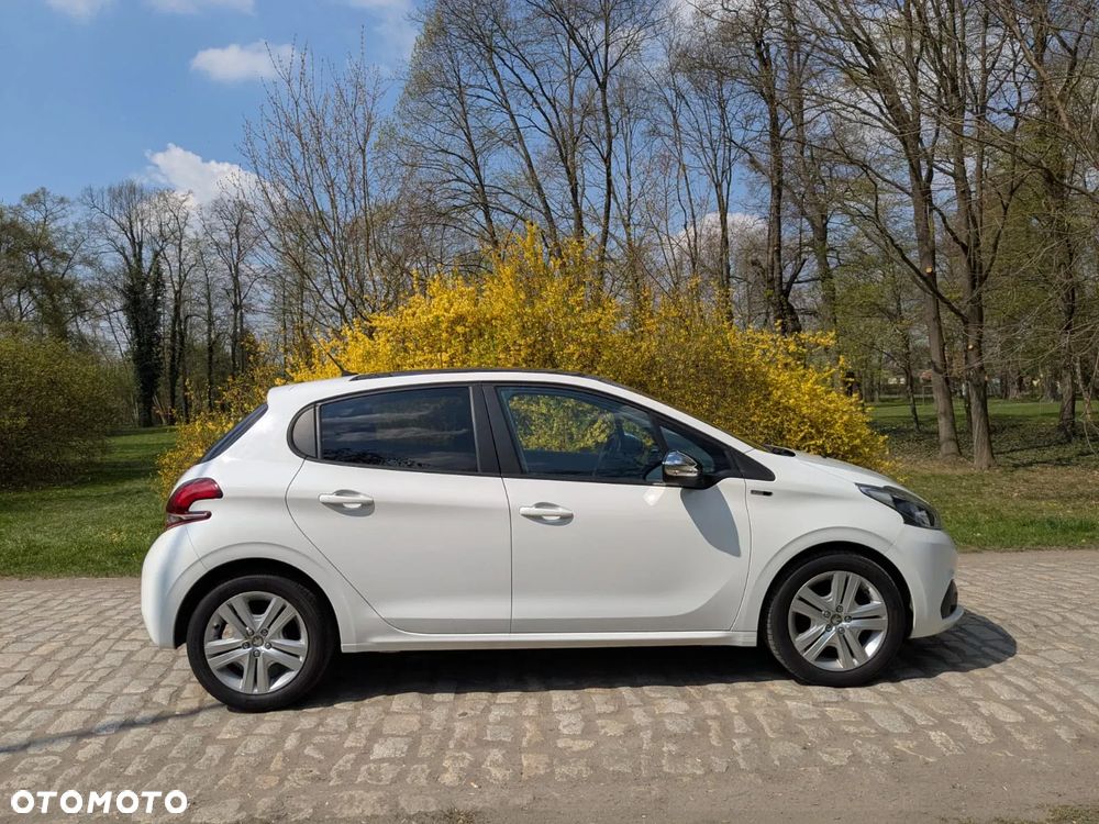 Peugeot 208 1.2 VTi Style - 1