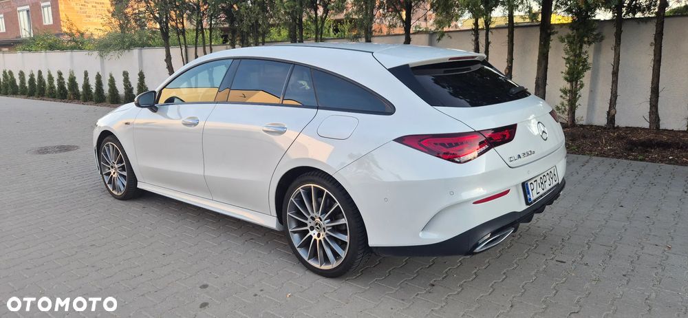 Mercedes-Benz CLA 250 e 8G-DCT AMG Line - 1
