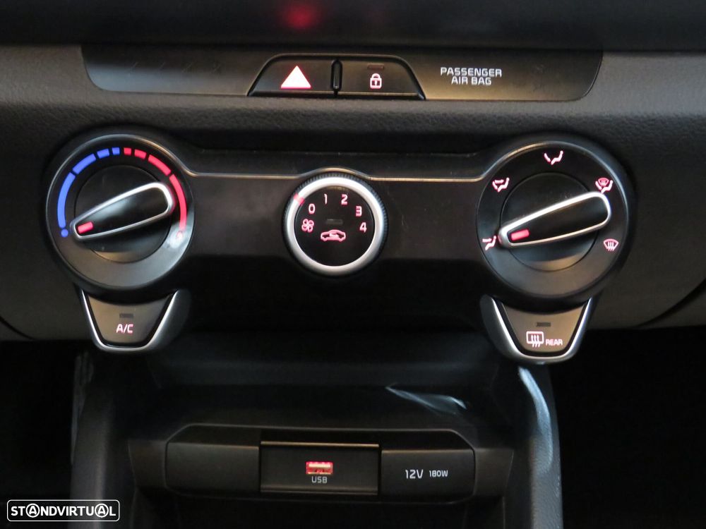 Kia Stonic 1.2 MPi Dynamic - 43