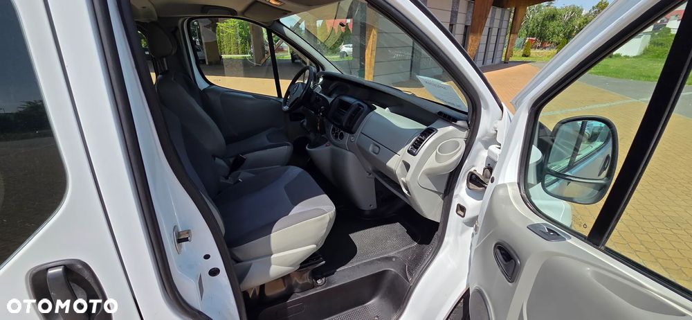 Opel Vivaro L2H1 2.9t - 16