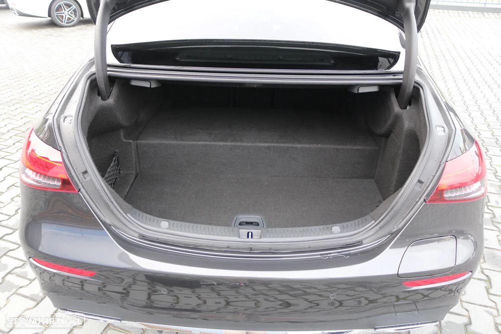 Mercedes-Benz E 300 de AMG Line - 43