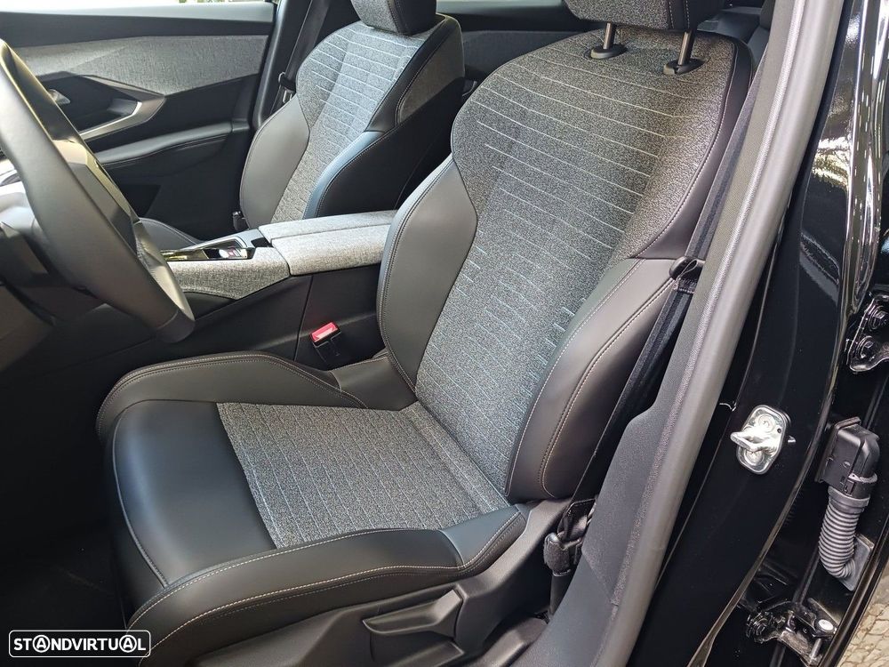 Peugeot 3008 1.2 Hybrid Allure Pack e-DCS6 - 32