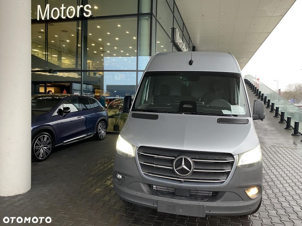 Mercedes-Benz Sprinter - 2