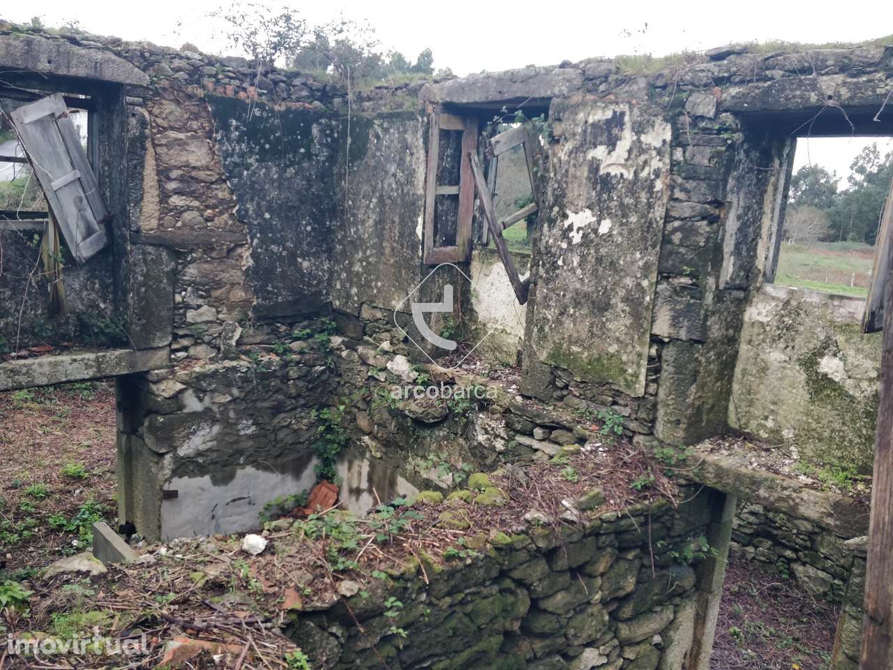 Ruína para restaurar,  280m2 brutos de construção e 1940m2 de terreno - Grande imagem: 5/28