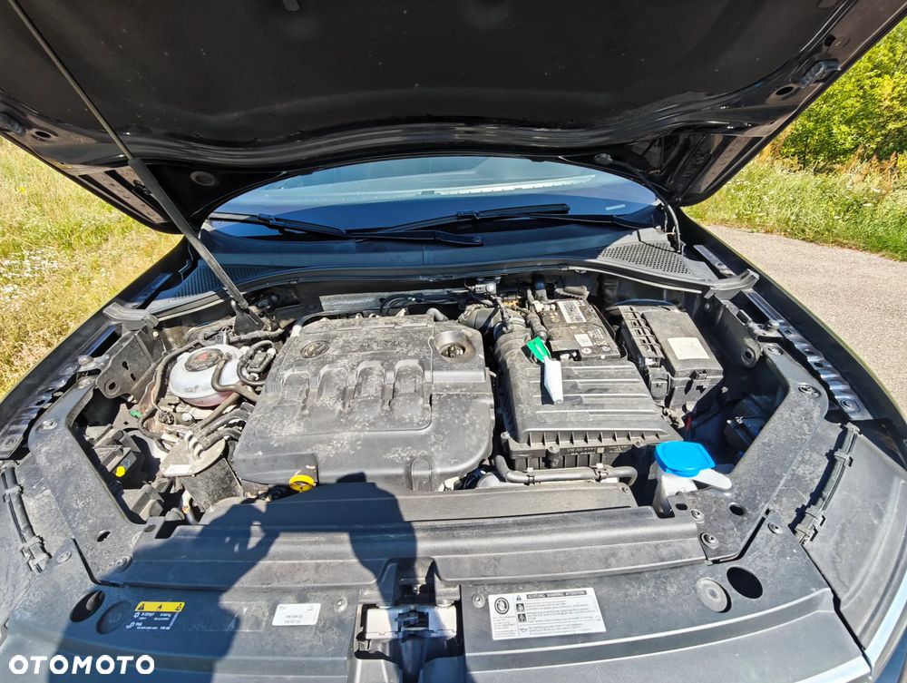 Volkswagen Tiguan Allspace 2.0 TDI R-Line DSG - 17
