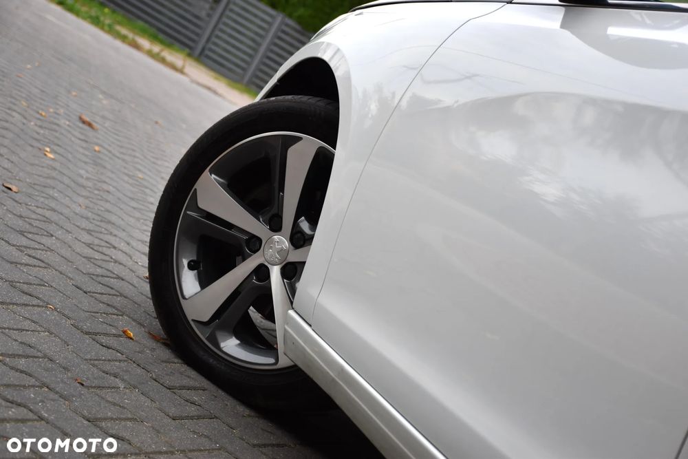 Peugeot 308 PureTech 130 EAT6 Stop & Start GT-Line Edition - 37